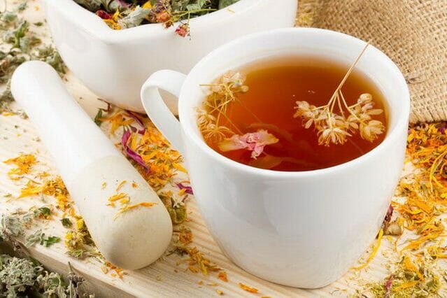 decocción de hierbas para la cistitis